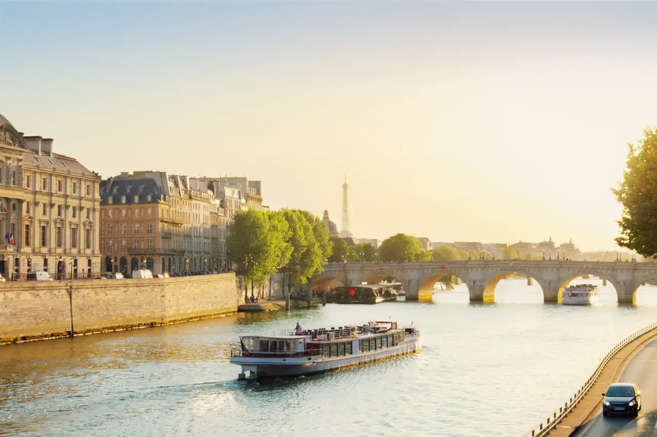 Seine Cruises opening hours